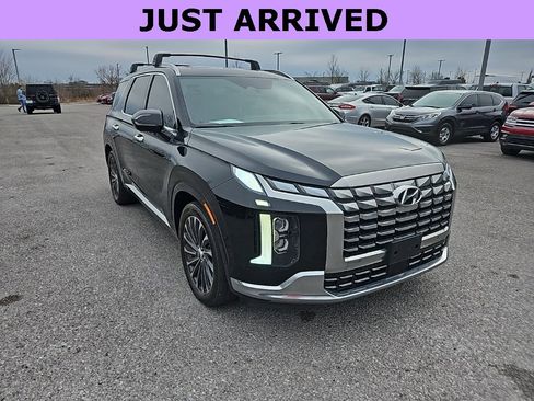 Used 2023 Hyundai Palisade Calligraphy image 1