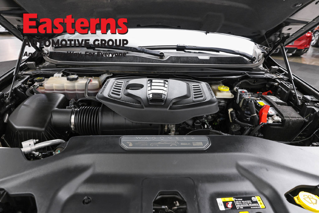 Used 2024 Jeep Wagoneer L Series II RWD image 9