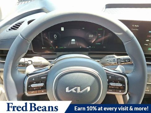 New 2026 Kia Carnival SX image 15