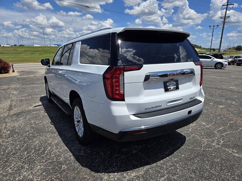 Used 2023 GMC Yukon XL SLT image 5