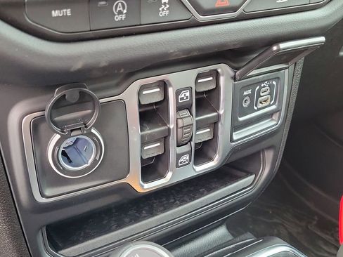 New 2026 Jeep Gladiator Sahara image 30