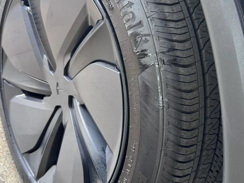 Used 2026 Tesla Model Y 2WD image 33