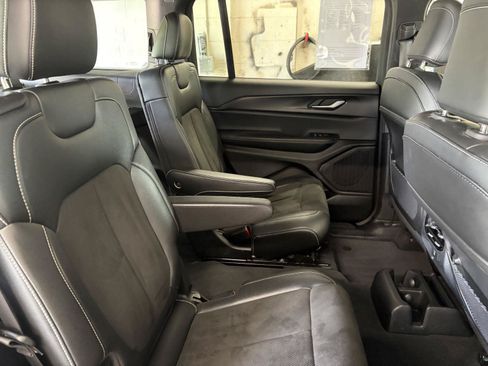 Used 2023 Jeep Grand Cherokee L Laredo AWD/4WD image 24