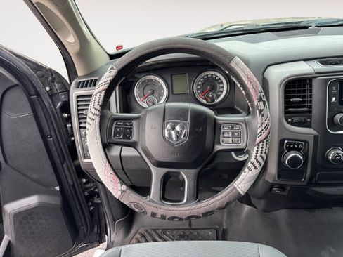 Used 2017 RAM 1500 Express image 12