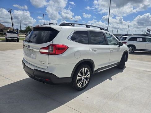 Used 2022 Subaru Ascent Limited AWD/4WD image 3