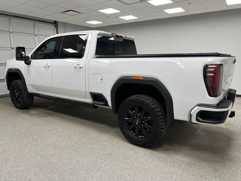 Used 2024 GMC Sierra 3500 AT4 w/ AT4 Premium Plus Package AWD/4WD image 7