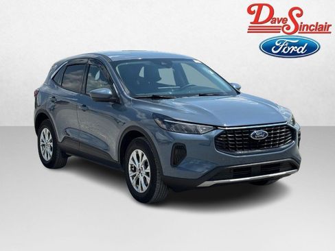Used 2023 Ford Escape Active w/ Tech Pack #2 AWD/4WD image 4
