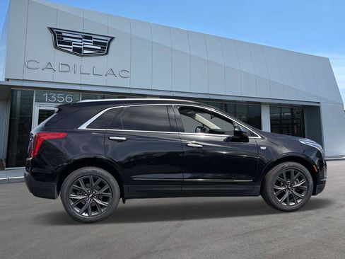 Used 2018 Cadillac XT5 Luxury w/ LPO, Black Ice Package AWD/4WD image 5