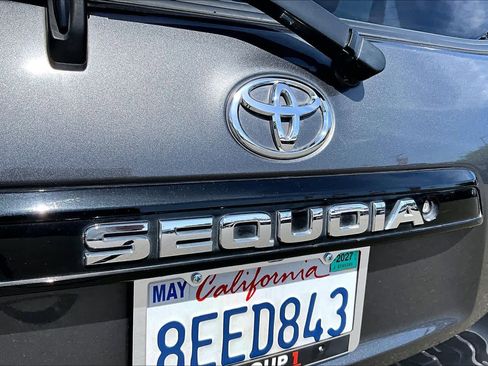 Used 2018 Toyota Sequoia TRD Sport AWD/4WD image 30