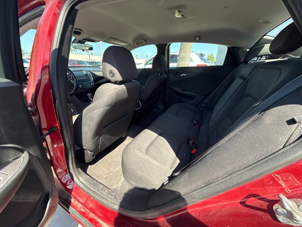 Used 2018 Chevrolet Malibu LT FWD image 28