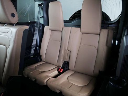 New 2026 Land Rover Defender 110 X-Dynamic SE image 23