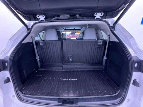 Used 2023 Toyota Highlander Platinum image 44