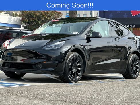 Used 2024 Tesla Model Y Long Range image 8