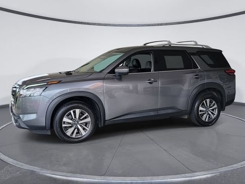 Used 2024 Nissan Pathfinder SL AWD/4WD image 5