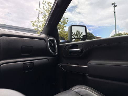 Used 2022 GMC Sierra 2500 AT4 w/ AT4 Premium Plus Package AWD/4WD image 19