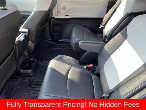Used 2025 Toyota Sienna XSE AWD/4WD image 17