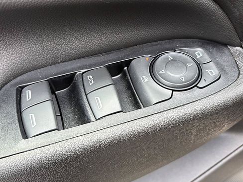 Used 2019 Chevrolet Equinox LT FWD image 15