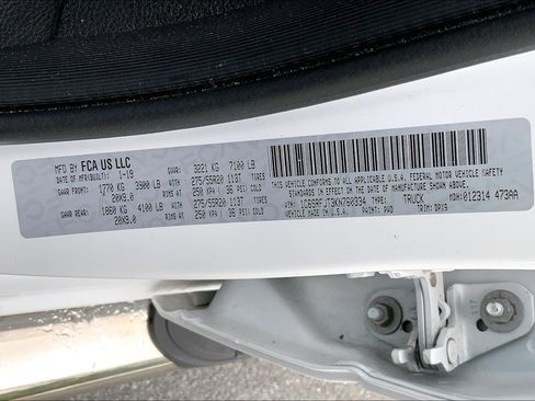 Used 2019 RAM 1500 Laramie AWD/4WD image 34