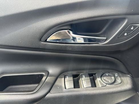 Used 2021 Chevrolet Equinox LT FWD image 10