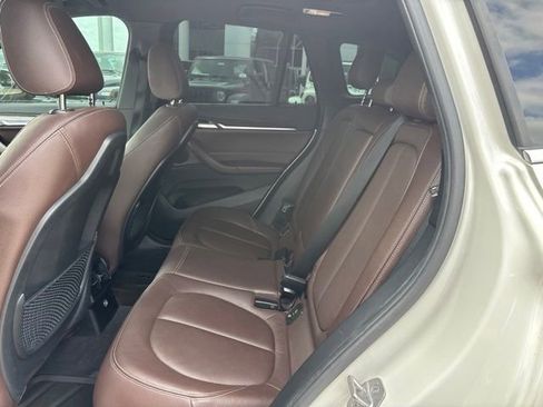 Used 2018 BMW X1 xDrive28i AWD/4WD image 12