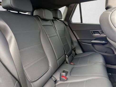 Certified 2025 Mercedes-Benz GLC 300 image 20