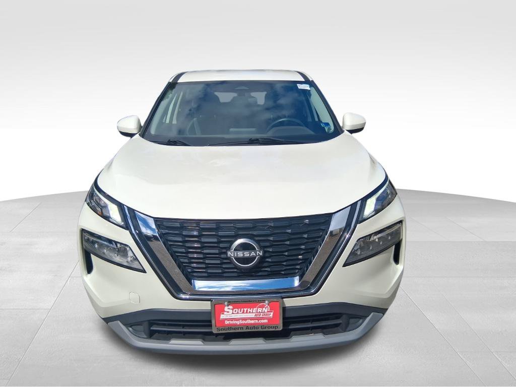 Used 2023 Nissan Rogue SV AWD/4WD image 2