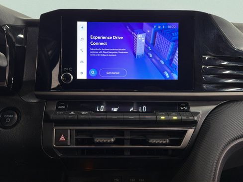 Used 2025 Toyota Camry SE FWD image 36