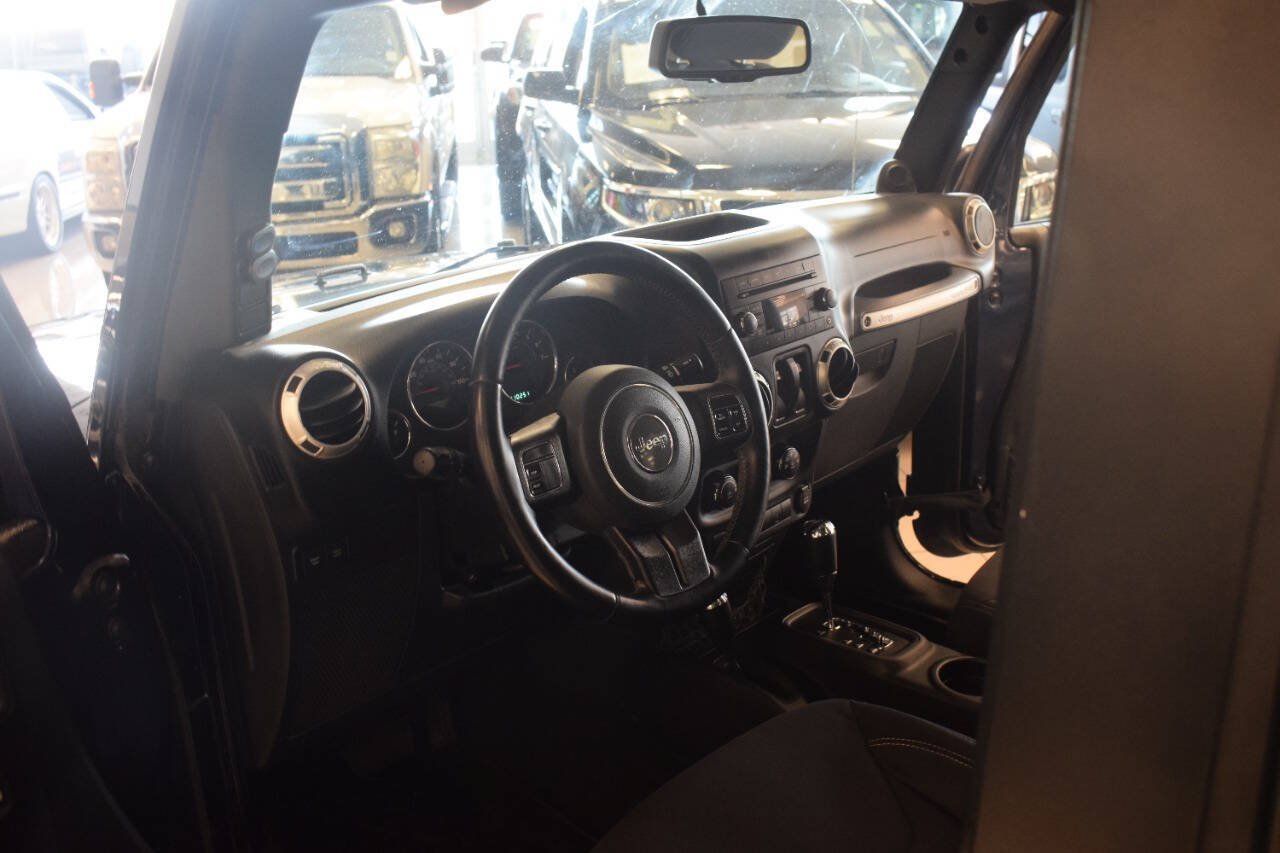 Used 2013 Jeep Wrangler Rubicon w/ PWR Convenience Group AWD/4WD image 33