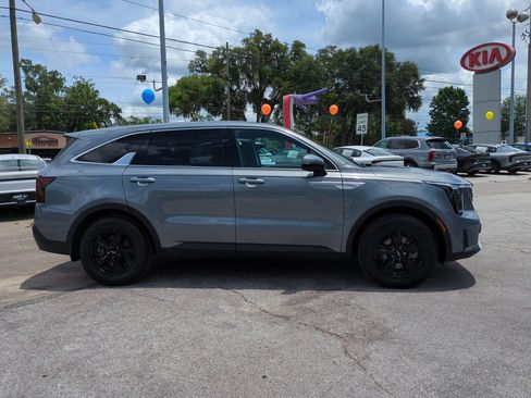 Certified 2024 Kia Sorento LX FWD image 4