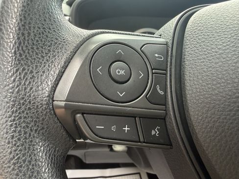 Used 2021 Toyota Corolla LE w/ Carpet Mat Package (TMS) FWD image 32