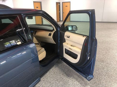 Used 2018 Ford Flex SE FWD image 20