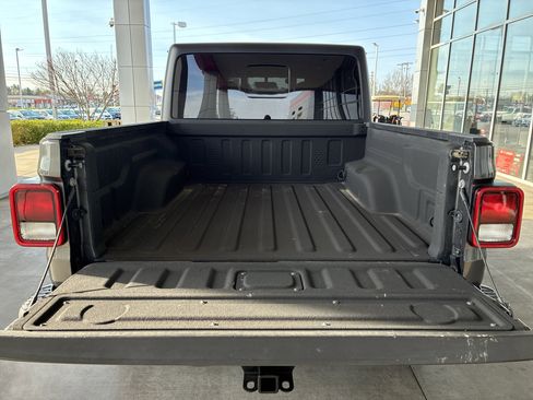 Used 2022 Jeep Gladiator Rubicon w/ Trailer Tow Package image 14