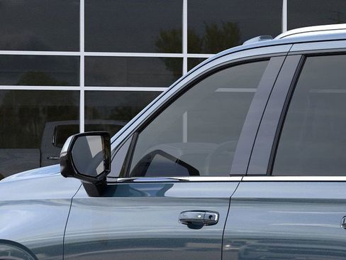 New 2026 Chevrolet Suburban Premier image 12