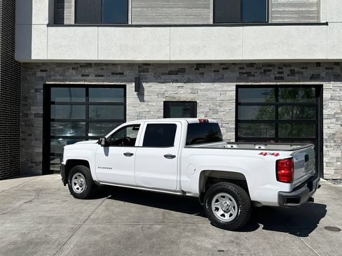 Used 2018 Chevrolet Silverado 1500 W/T w/ WT Convenience Package AWD/4WD image 5