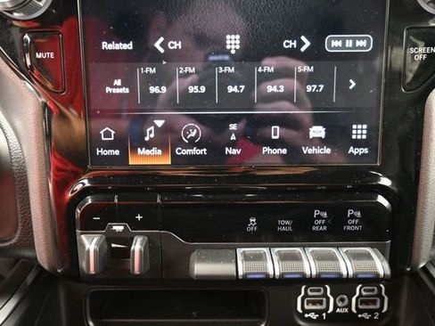 Used 2022 RAM 1500 Laramie AWD/4WD image 27