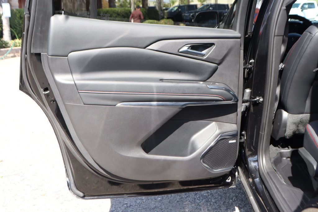 Used 2026 Chevrolet Traverse RS w/ LPO, Floor Liner Package FWD image 38