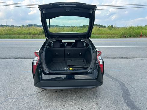 Used 2017 Toyota Prius Four FWD image 10