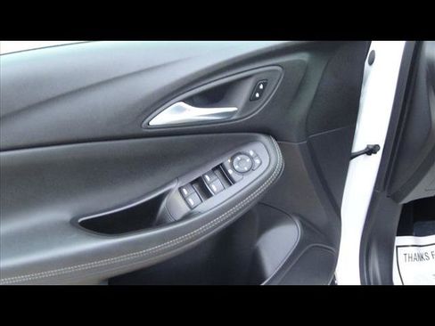 Used 2024 Buick Encore GX Sport Touring image 16