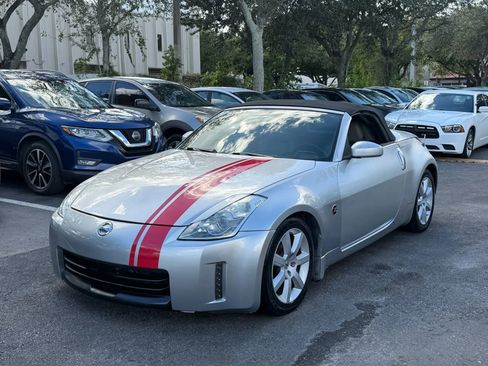 Used 2007 Nissan 350Z Touring image 5