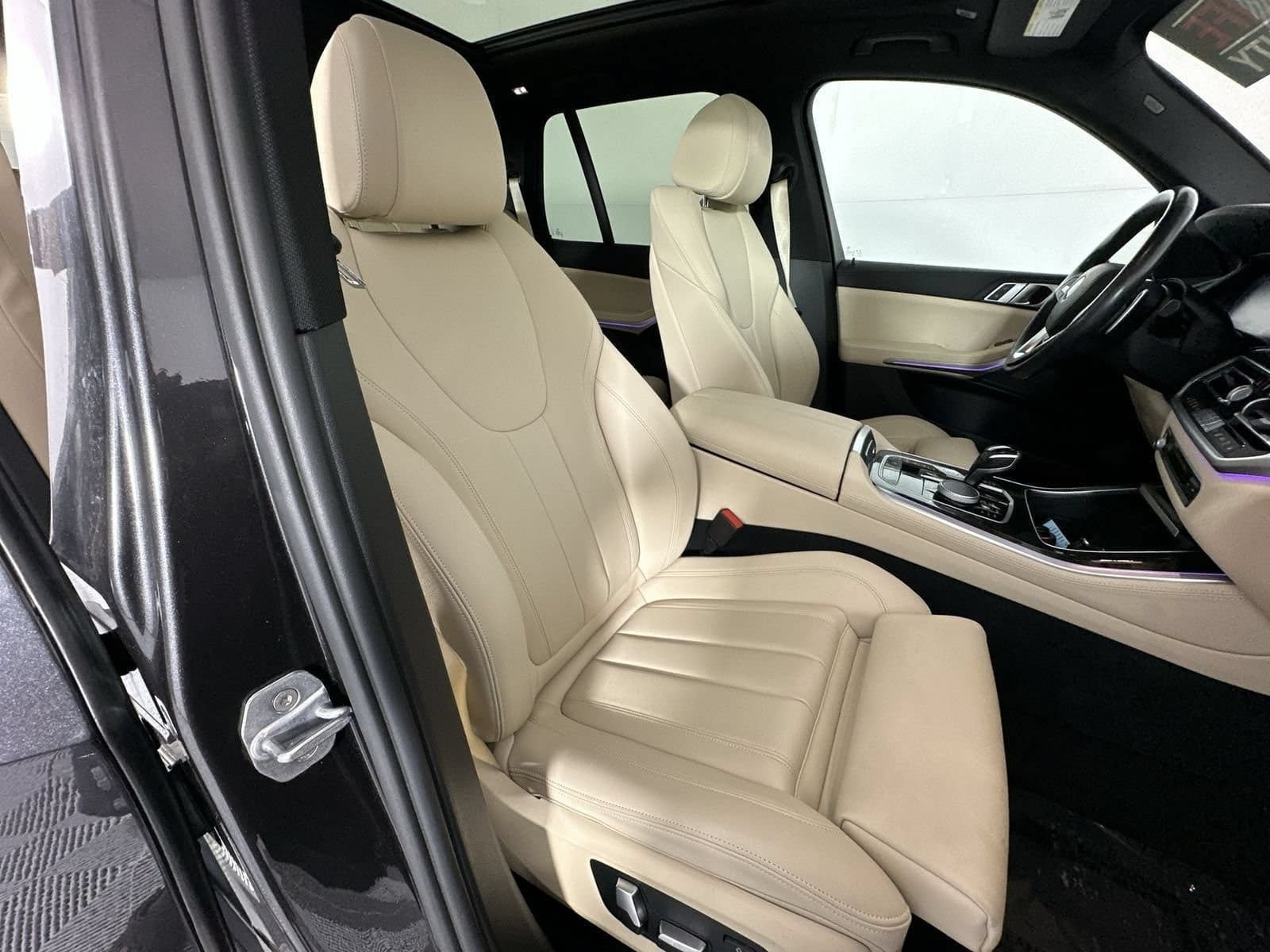 Used 2019 BMW X5 xDrive40i w/ Convenience Package AWD/4WD image 17