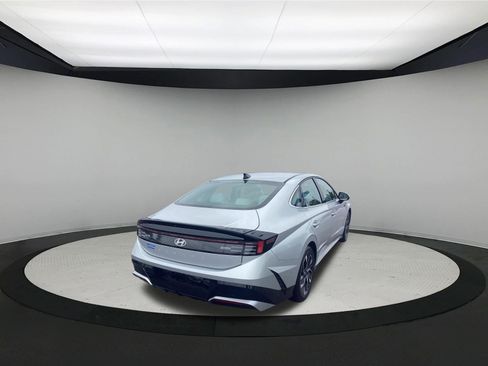 Used 2025 Hyundai Sonata SEL FWD image 8