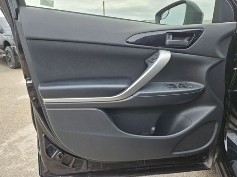 Used 2024 Mitsubishi Eclipse Cross ES image 11