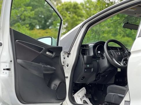 Used 2015 Honda Fit LX image 9