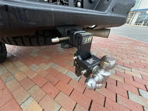 Used 2024 GMC Sierra 2500 AT4X image 17