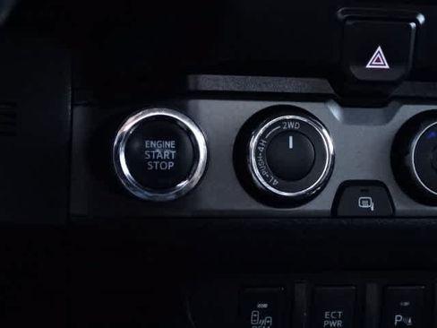 Certified 2022 Toyota Tacoma TRD Sport w/ TRD Premium Sport Package AWD/4WD image 31