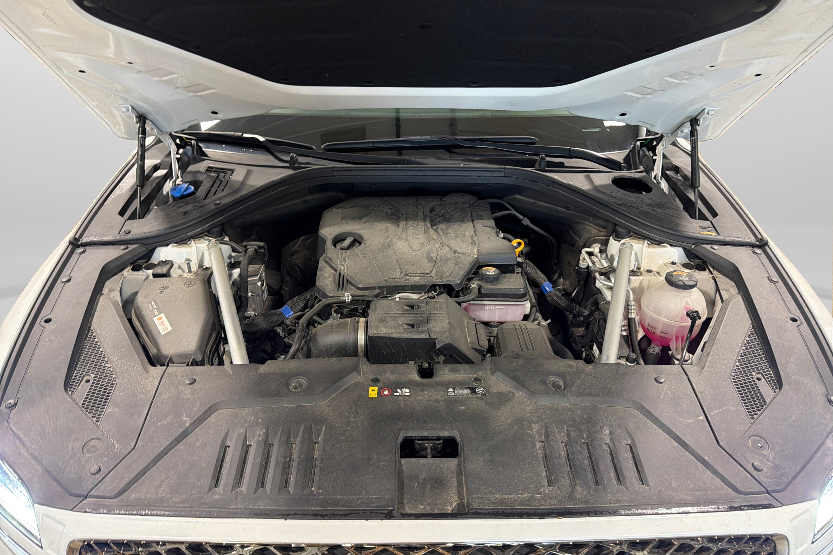 Used 2025 Genesis GV70 2.5T AWD/4WD image 11