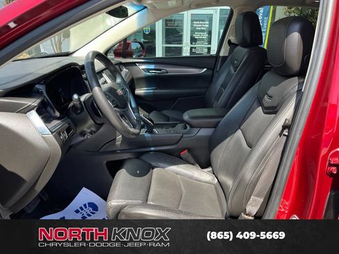 Used 2017 Cadillac XT5 Luxury FWD image 3