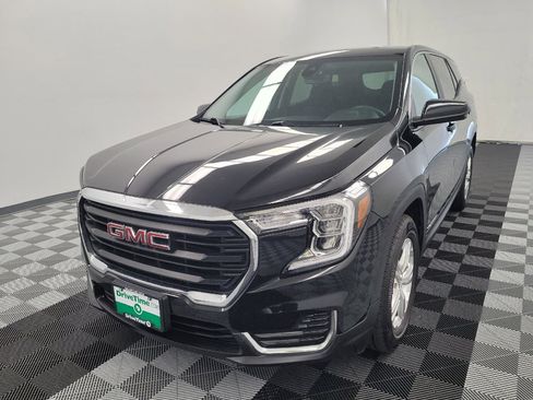 Used 2024 GMC Terrain SLE FWD image 15