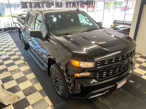 Used 2019 Chevrolet Silverado 1500 Custom w/ Custom Value Package AWD/4WD image 18