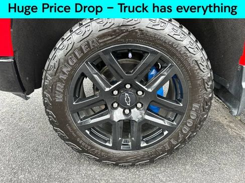 Used 2024 Chevrolet Silverado 1500 LT Trail Boss w/ Convenience Package II AWD/4WD image 8